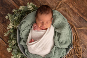 Shooting naissance bébé nouveau-né Dijon Beaune Dole