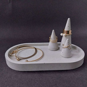 Oval Tray And Cone Ring Display Set by PASiNGA