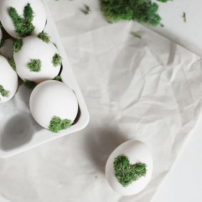 Moss Easter Egg Decor via Pinterest