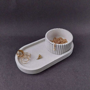 Oval Tray and Ribbed Cup Jewellery Tray Set by PASiNGA