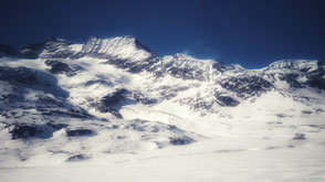 Foto delle Alpi innevate