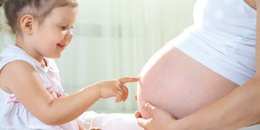 Professionelle Zahnreinigung (PZR) während der Schwangerschaft schützt Mutter und Kind