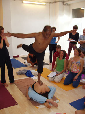 Yoga , Ashtanga Yoga , Ashtanga Vinyasa Yoga , Yogakurse , Yogalehrerausbildung , Einzeltraining , Personal Training , BDY , BDY Yogalehrerusbildung , Osnabrück , Yoga Osnabrück , Yoga Workshop , Yogaworkshop