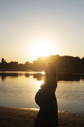 Portrait de femme enceinte et photo de famille, photographe professionnel à Ancenis, à Vallet et à Liré, à Nantes.