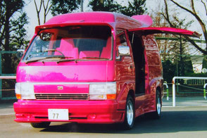 カスタムペイント 車、ハイエースVAN