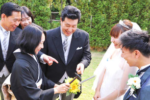 人前式の結婚式でゲスト参加型のリングセレモニー
