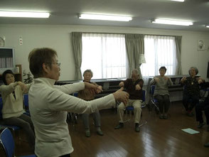 葉山　元気応援教室の体操の様子