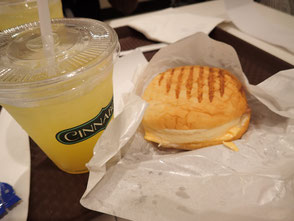 マニラ空港　朝ごはん　CINNABON　菜ちゃんのページ