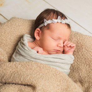 schlafendes Baby beim Newbornshooting