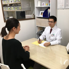 店内　施術　ベット　施術室　鍼灸　鍼灸室