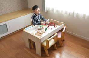 プレイテーブル プレイテーブル - 子ども用家具Kidzoo(キッズー)シリーズの公式