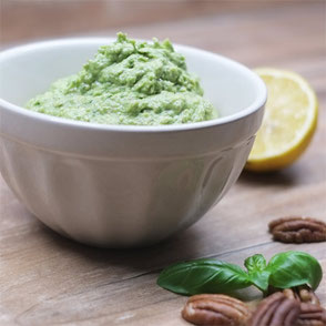 Kerstins Keto, Avocado Pesto mit Pecan Nüssen