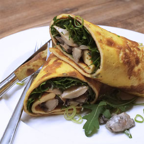 Kerstins Keto, Eiercrepes mit Rucola und Pilzen
