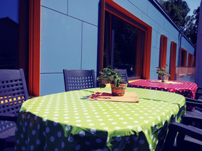 Hier siehst du unsere Terrasse.