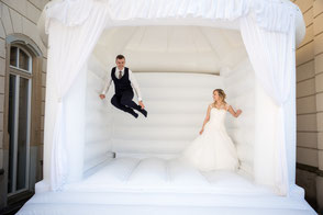 Hochzeit im Jagdschloss Graupa & Feier im Schlosscafé Pirna: Authentische Hochzeitsreportage in Pirna, Graupa & Sächsischer Schweiz. Jetzt Hochzeitsfotografin anfragen!