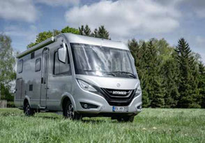 Integrierter Hymer auf Wiese 2026