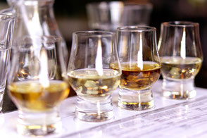 Spirits Events Tasting Degustation Whisky Gin Rum Cocktails Gläser