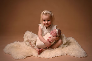 newbornshoot met zusje