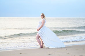 zwangerschapsshoot strand