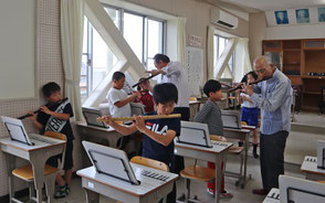 令和7年度・森小学校でお囃子指導の画像11
