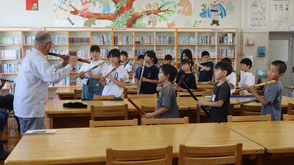 令和7年度・森小学校でお囃子指導の画像8