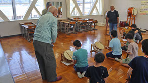 令和4年度・森小学校でお囃子指導の画像7