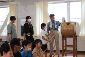 令和6年度・森小学校でお囃子指導の画像4