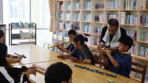 令和7年度・森小学校でお囃子指導の画像11