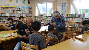 令和7年度・森小学校でお囃子指導の画像3