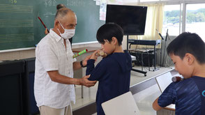 令和5年度・森小学校でお囃子指導の画像2