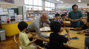 令和7年度・森小学校でお囃子指導の画像1