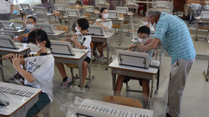 令和4年度・森小学校でお囃子指導の画像2