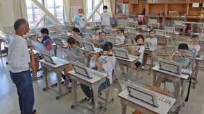 令和4年度・森小学校でお囃子指導の画像5