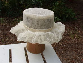 Chapeau de mariage en tulle blanc cassé