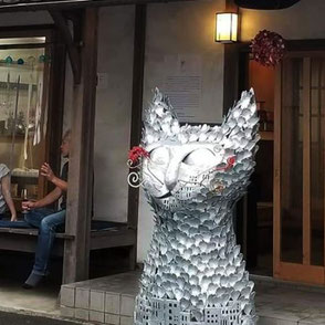 猫のオブジェ