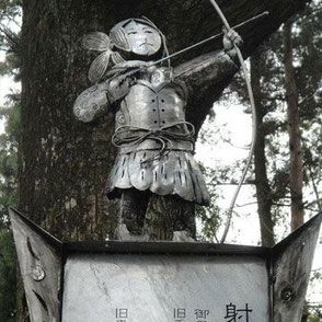 射手引神社オブジェ