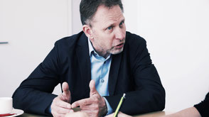 Wolfgang Grilz is an expert on lateral leadership.