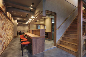福岡県北九州市小倉北区にある居酒屋で設計（デザイン）と施工（工事）をさせて頂きました。弊社は福岡県の北九州市・福岡市・行橋市・中間市・小郡市、山口県の下関市・宇部市・山陽小野田市でクリニック・歯科医院・美容室・飲食店・その他の店舗の設計（デザイン）・施工（工事）をしています。Taishukappo Shogun in Kitakyushu-shi, Fukuoka-ken