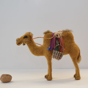 Krippenfigur Kamel, Krippenfigur aus Filz, Kamel aus Filz, Filzkamel, Weihnachtsdeko, Deko Krippe, Weihnachtsdeko Krippe, Kamel für die Krippe, Kamel realistisch, Kamel aus Wolle, Krippe, handgemachter Kamel, Kamel nadelfilzen, Krippenfiguren aus Filz,  
