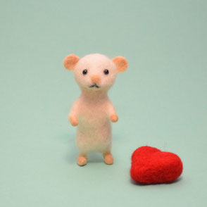 Maus mit Herz, Filzmaus mit Herz, Filz, Maus, Herz, Wolle, Filztier, Mäuschen, filzen, gefilzt, Filz