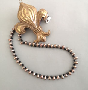 LITTLE CROWN - Perlen goldbraun mit Spinell; Perlenschmuck, Armbänder, Ohrringe