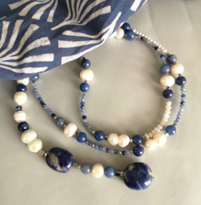 Kette LITTLE CROWN -Perlen mit Rosenquarz; Süßwasserperlen, Perlenkette, Perlenarmband