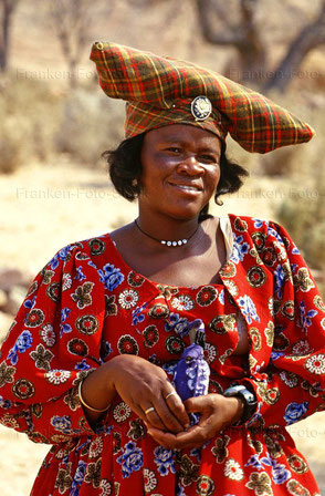 Kopfschmuck der Herero-Frauen in NAMIBIA