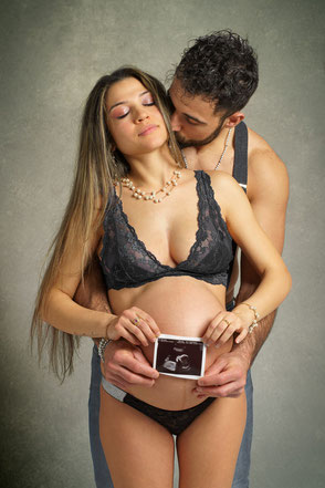 Ritratto fotografico maternità gravidanza in coppia