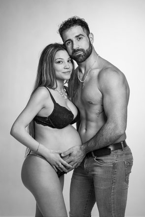 Ritratto fotografico maternità in coppia