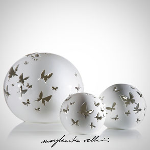 Lampada da tavolo o da terra FARFALLE finitura Maiolica bianca . Margherita Vellini Ceramica Made in Italy Home Lighting Design 