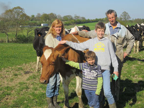 Famille Ruffault avec notre troupeau de belles vaches