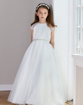 Classic first holy communion dress made of soft, comfortable fabric for girls near Ramstein Air Base.