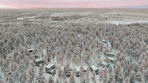 Invisible Lodge umgeben von viel Natur