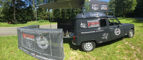 GOODFOOD Renault R4 mit Pop-Up Stand hinter dem Fahrzeug